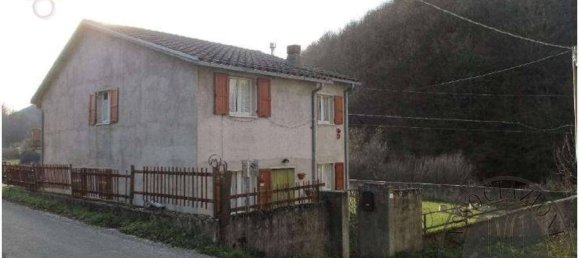 4 bedrooms House in Sellano, Italy No. 356589 2