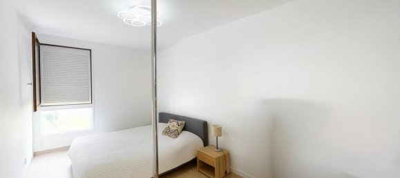 Apartamento de 3 dormitorios en Fontaine, France No. 355435 5