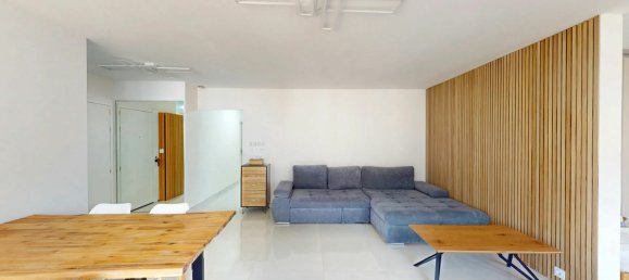 Apartamento de 3 dormitorios en Fontaine, France No. 355435 2