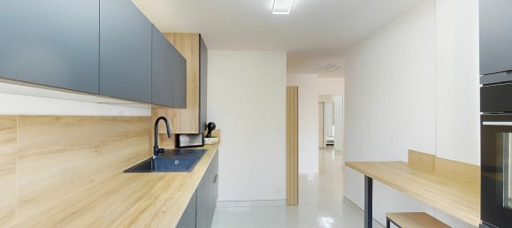 Apartamento de 3 dormitorios en Fontaine, France No. 355435 6