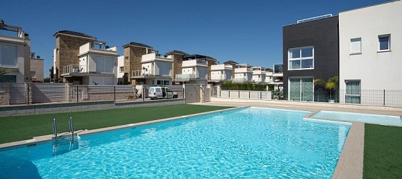 3 bedrooms Bungalow in Torrevieja, Spain No. 14287 5