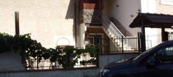 6 bedrooms Apartment in Rogliano, Italy No. 311612 2