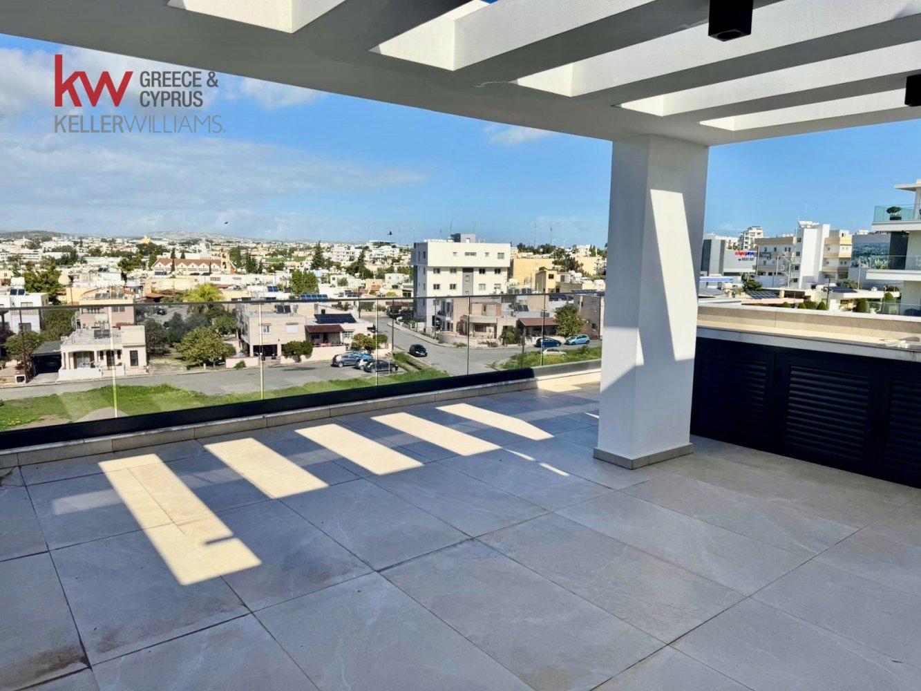 Квартира с 3 спальнями в Ларнака, Кипр № 25917