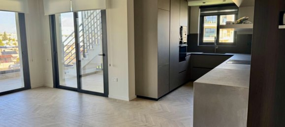 Квартира с 3 спальнями в Ларнака, Кипр № 25917 2