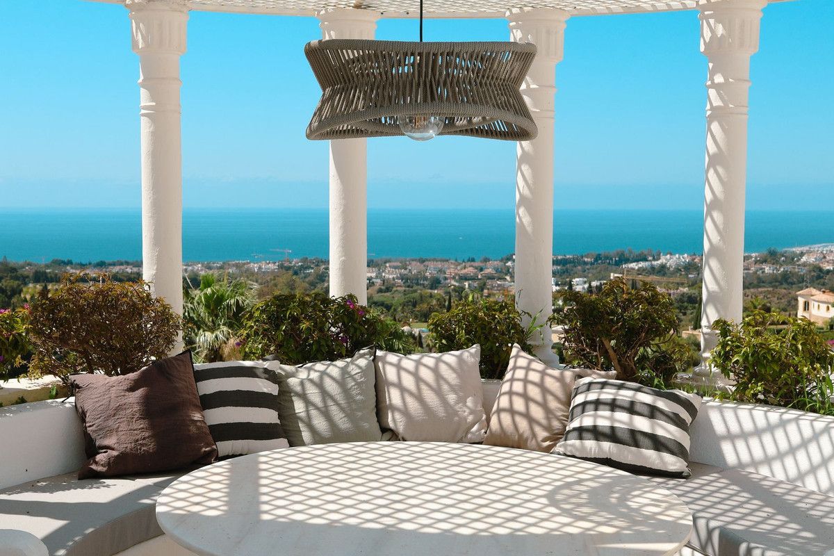 3 bedrooms Penthouse in Marbella, Spain No. 99295