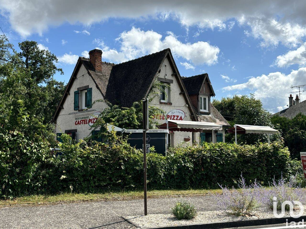 36m² Commercial property in Chateauneuf-sur-Loire, France No. 228994