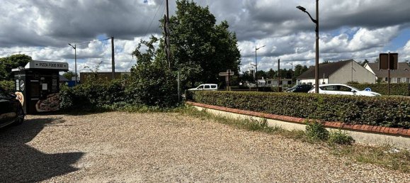 36m² Commercial property in Chateauneuf-sur-Loire, France No. 228994 3