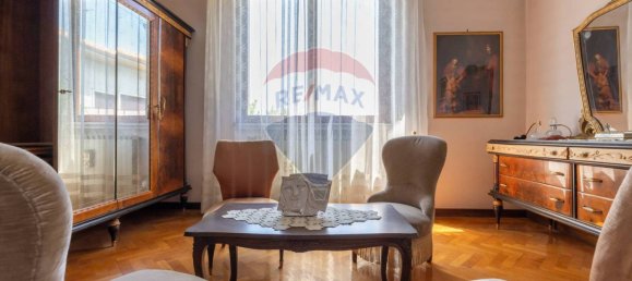 3 bedrooms Villa in Cairate, Italy No. 310290 19