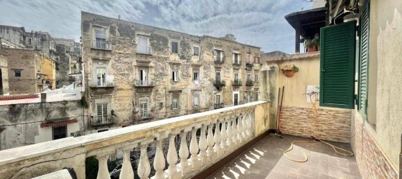 Apartamento de 2 dormitorios en Naples, Italy No. 9333 34