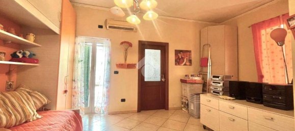 Apartamento de 2 dormitorios en Naples, Italy No. 9333 31
