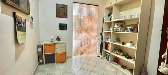 Apartamento de 2 dormitorios en Naples, Italy No. 9333 4