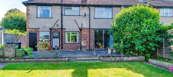 4 bedrooms House in South Croydon, United Kingdom No. 8102 9