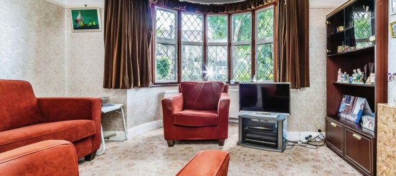 4 bedrooms House in South Croydon, United Kingdom No. 8102 3