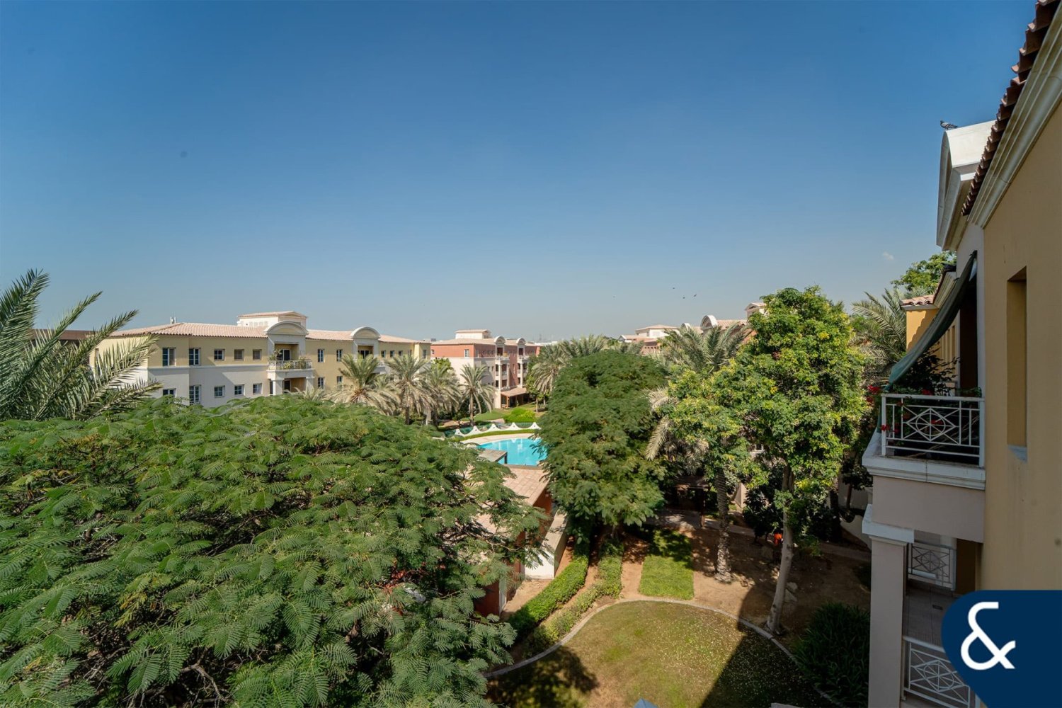 Квартира с 2 спальнями в Green Community, ОАЭ № 110520