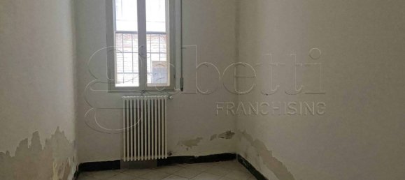 3 bedrooms Apartment in Ferrara, Italy No. 340709 9