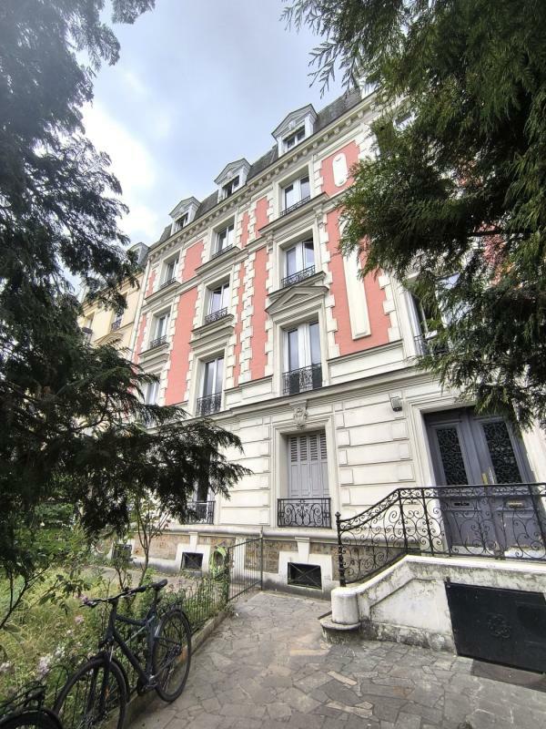 Estudio en Charenton-le-Pont, France No. 298962