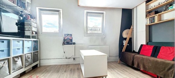 Estudio en Charenton-le-Pont, France No. 298962 2