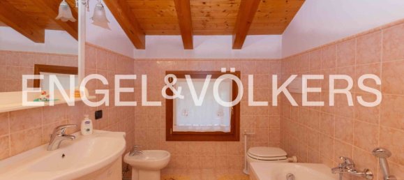 6 bedrooms Villa in Noventa Padovana, Italy No. 102912 8