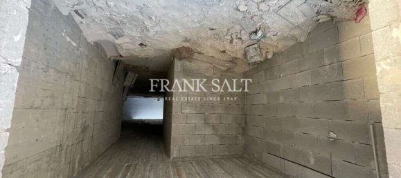 Tienda en Saint Paul's Bay, Malta No. 13192 3