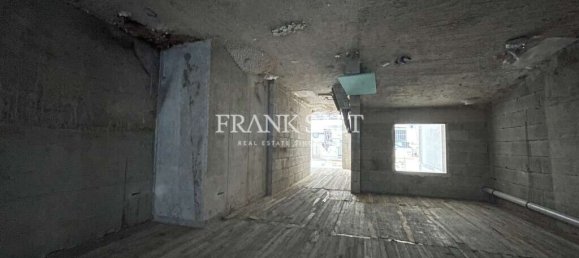 Tienda en Saint Paul's Bay, Malta No. 13192 2