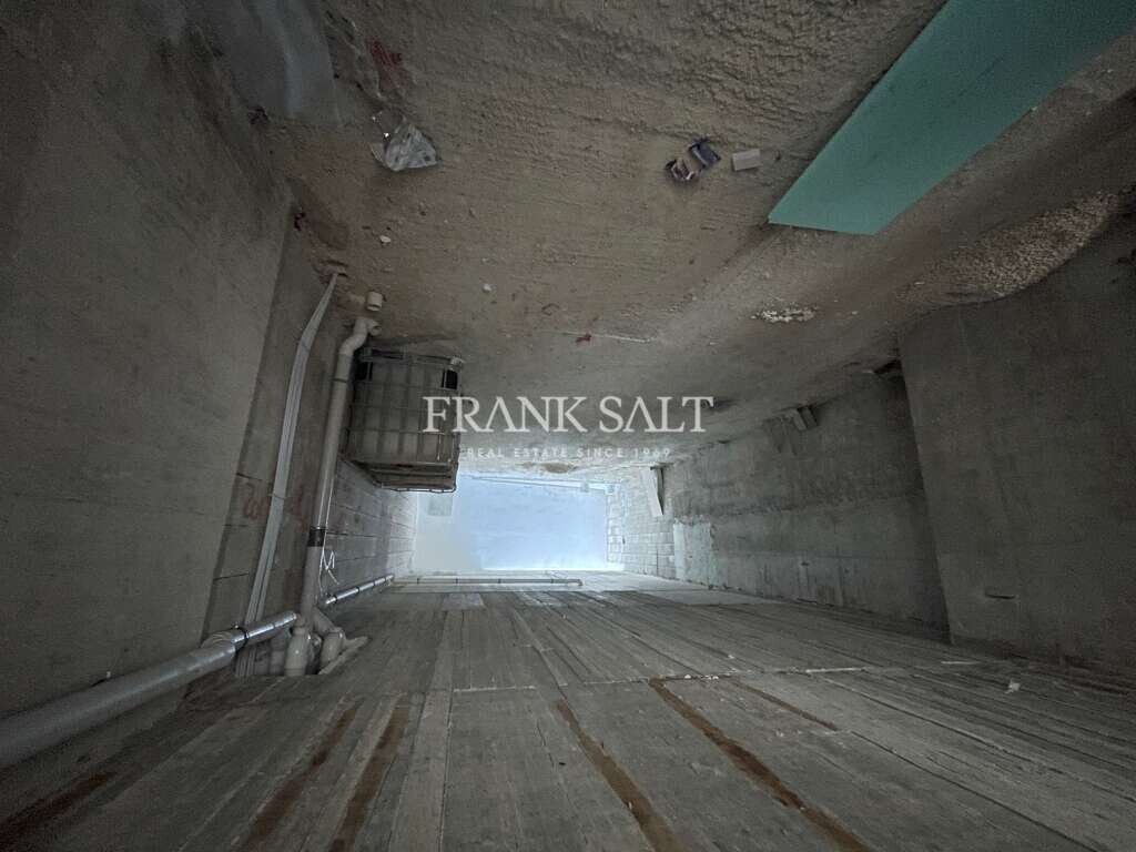 Tienda en Saint Paul's Bay, Malta No. 13192