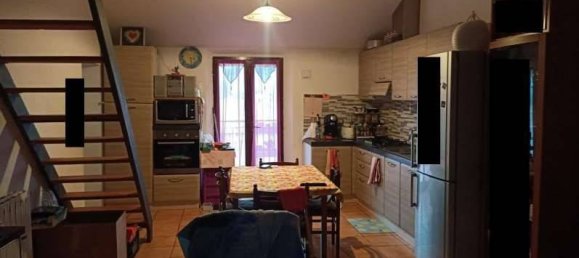 2 bedrooms Apartment in Varano Borghi, Italy No. 266072 5