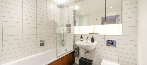 2 bedrooms Apartment in London, United Kingdom No. 12782 17