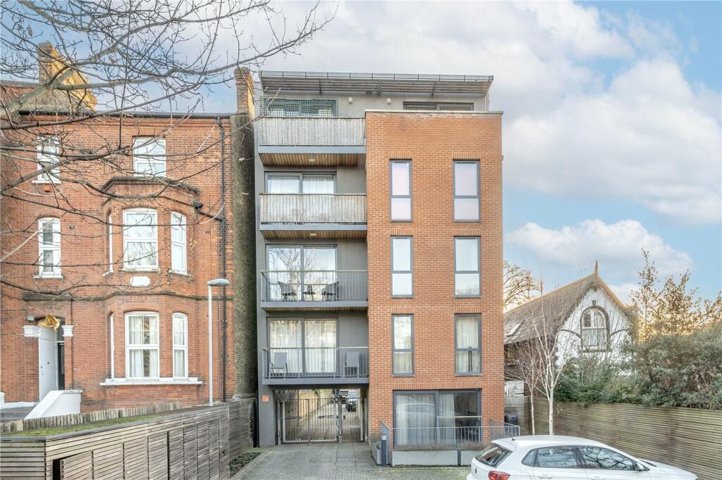 2 bedrooms Apartment in London, United Kingdom No. 12782