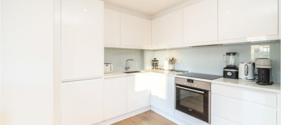 2 bedrooms Apartment in London, United Kingdom No. 12782 13