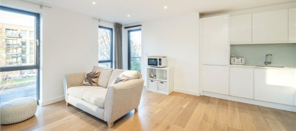 2 bedrooms Apartment in London, United Kingdom No. 12782 7