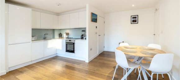 2 bedrooms Apartment in London, United Kingdom No. 12782 9