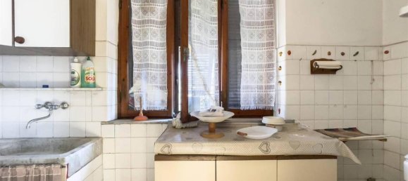 6-Zimmer Wohnung in Sarzana, Italy, Nr. 36006 23