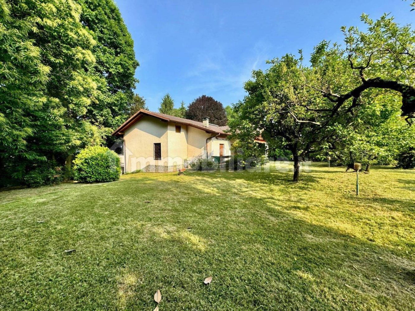 3 bedrooms Villa in Graglia, Italy No. 136923