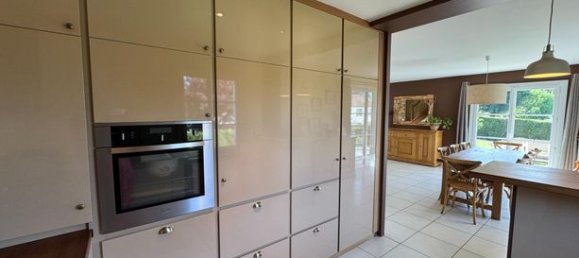 5 bedrooms House in Marines, France No. 359648 8