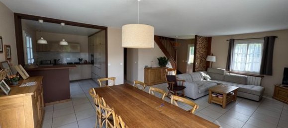 5 bedrooms House in Marines, France No. 359648 2