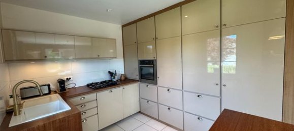 5 bedrooms House in Marines, France No. 359648 7