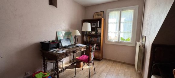 5 bedrooms House in Marines, France No. 359648 12