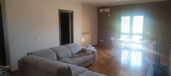 7 غرف نوم شقة في Rovito, Italy رقم 375227 10