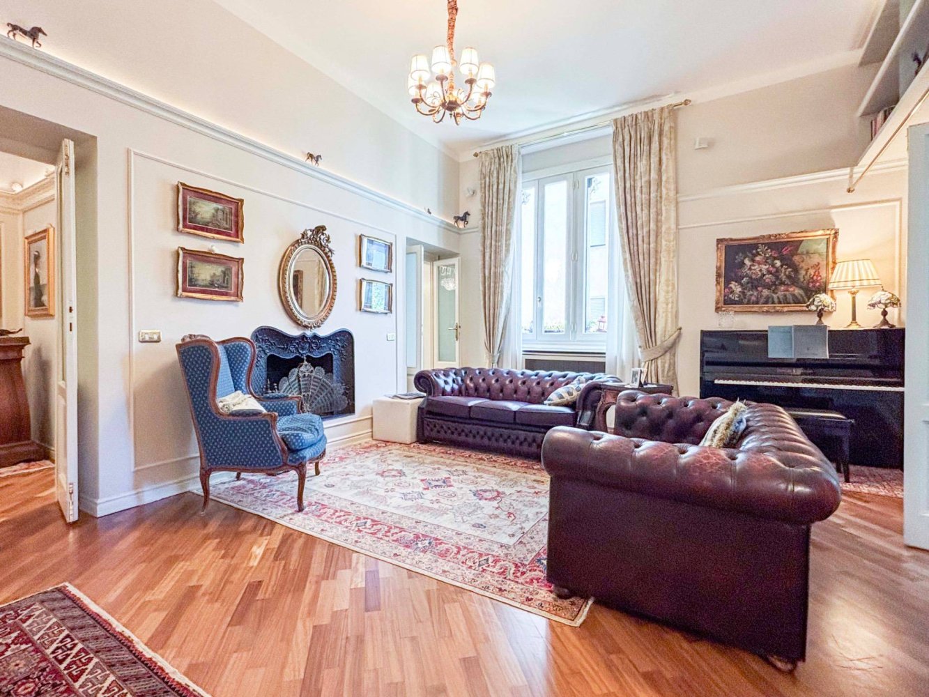 6 rooms Apartment in Milan, Italy No. 378794