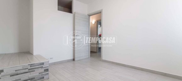 Villa T2 em Guanzate, Italy N.º 266869 11