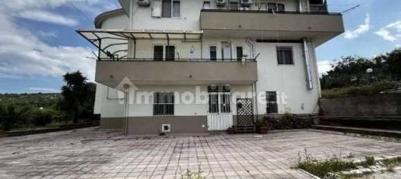 3 Schlafzimmer Wohnung in Battipaglia, Italy, Nr. 225030 8