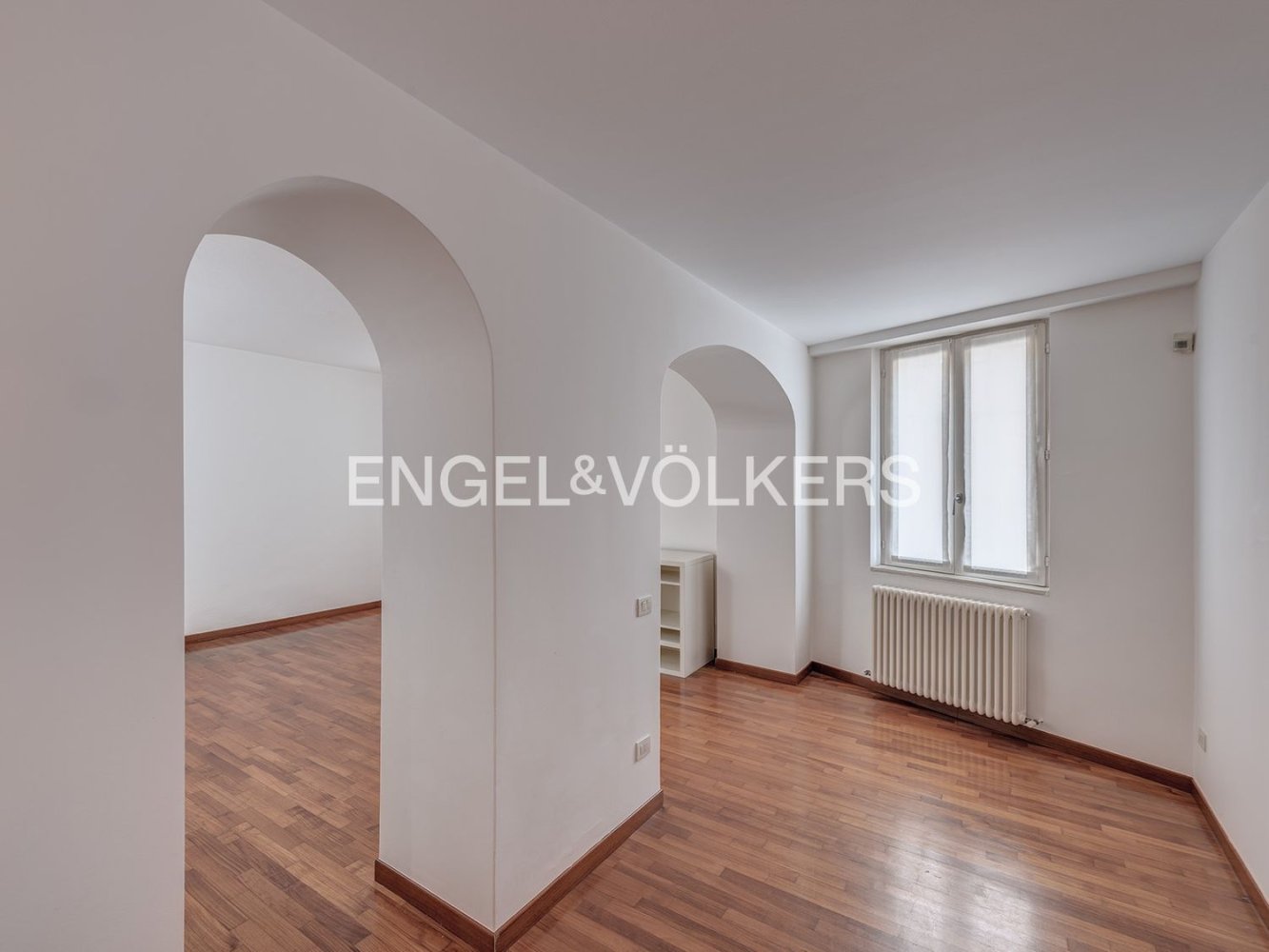 3 rooms Apartment in Lecco, Italy No. 129236