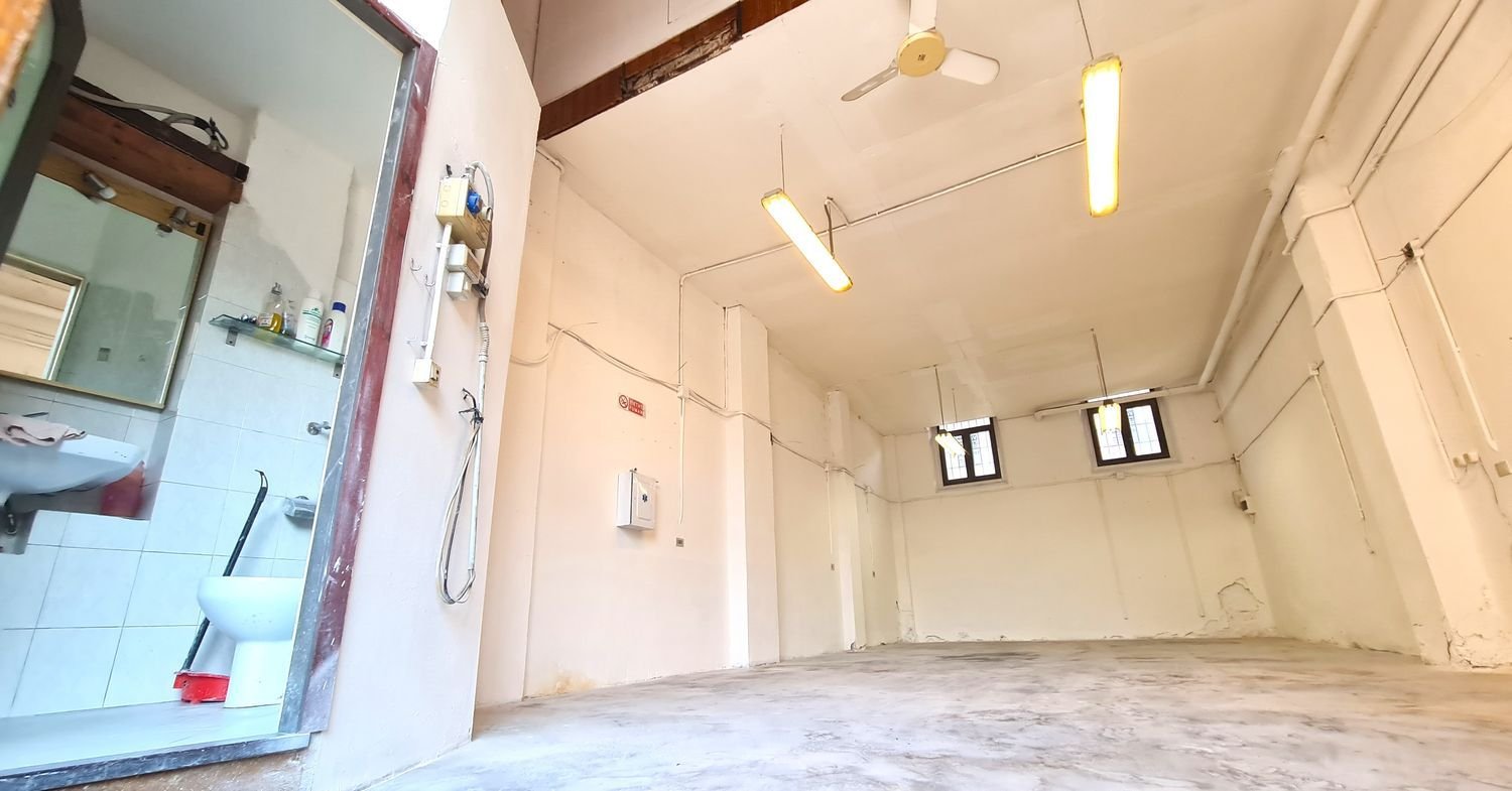 100m² Warehouse in Milan, Italy No. 316037