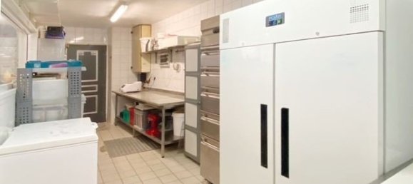 Gewerbliche Immobilie in Compiegne, France 200m², Nr. 272652 10