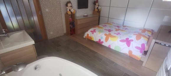 Casa de 5 dormitorios en Cesson, France No. 328057 15