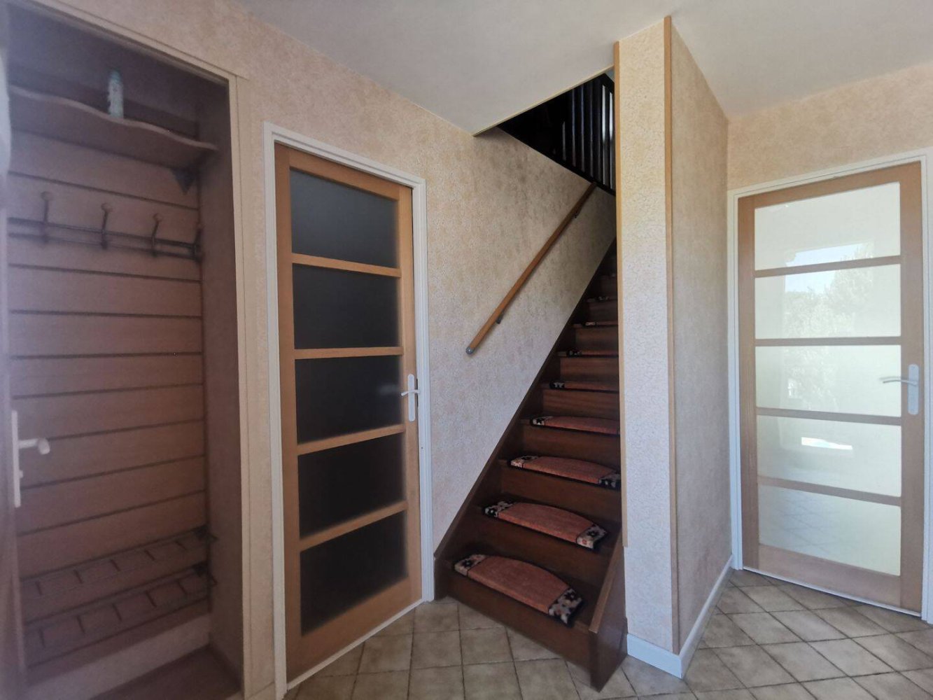 Casa de 5 dormitorios en Cesson, France No. 328057