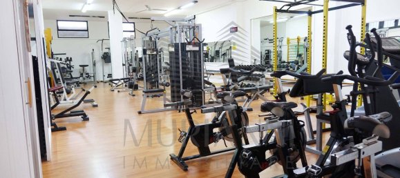 320m² Commercial property in Sannicandro di Bari, Italy No. 104757 6