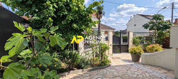 Casa de 3 dormitorios en Argenteuil, France No. 179751 2