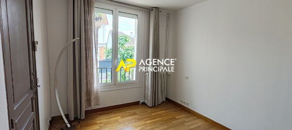 Casa de 3 dormitorios en Argenteuil, France No. 179751 11