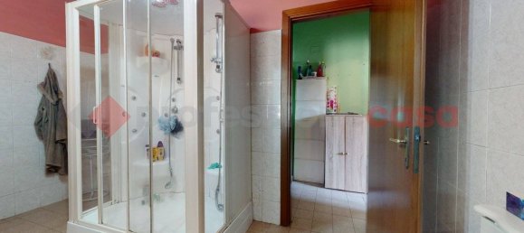 Casa de 4 dormitorios en Barga, Italy No. 230256 15